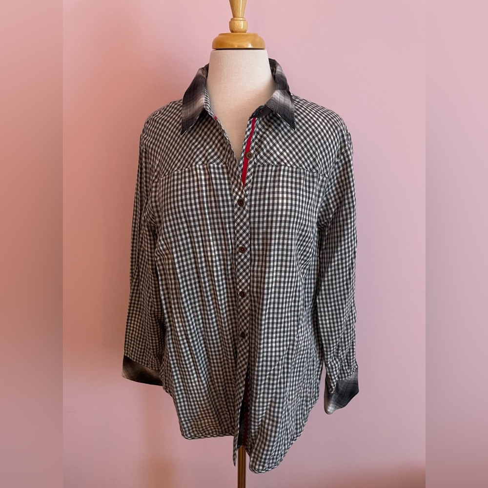 Womens Black and White Checkered Shirt